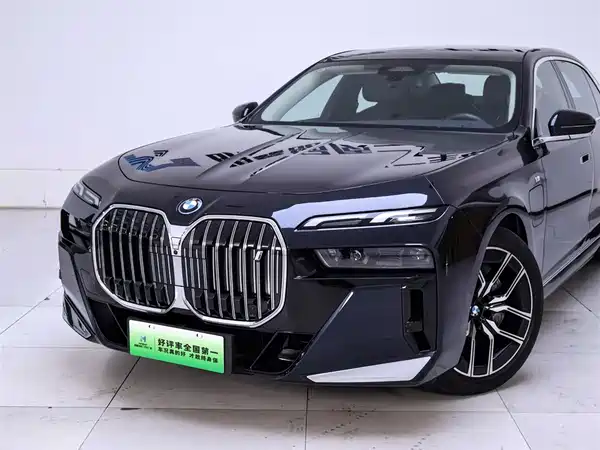 BMW i7 2023