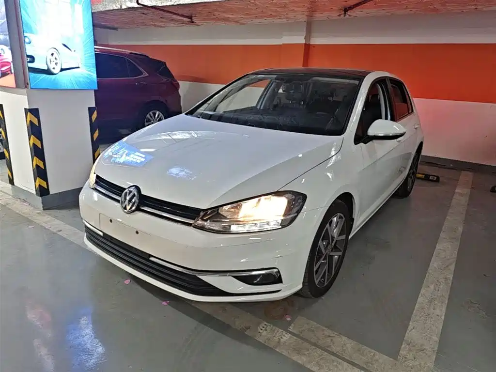 Volkswagen Golf 2020 — фото 1