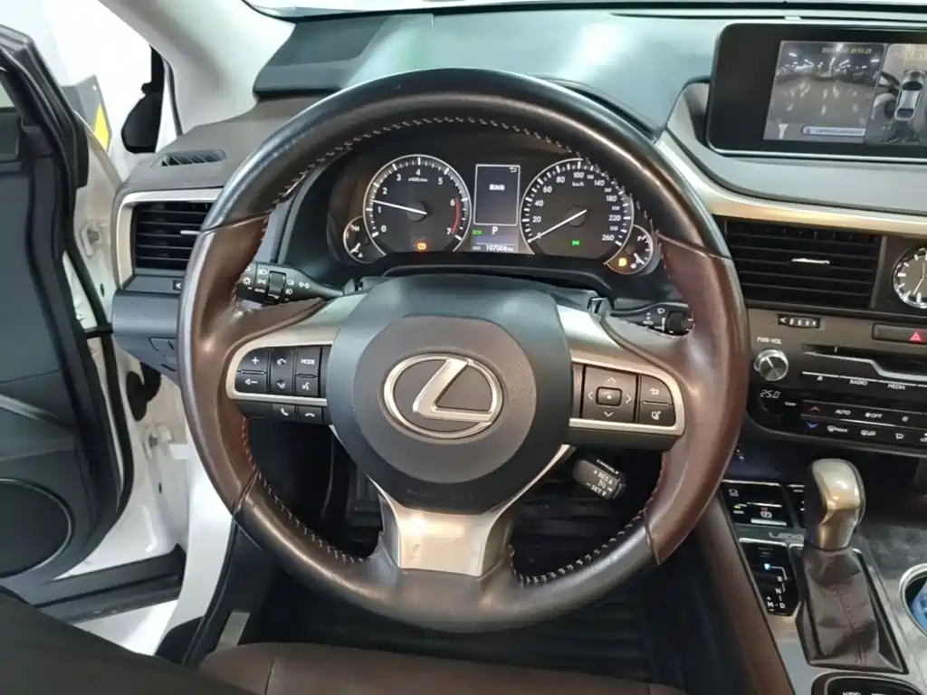 Lexus RX 2017 — фото 11