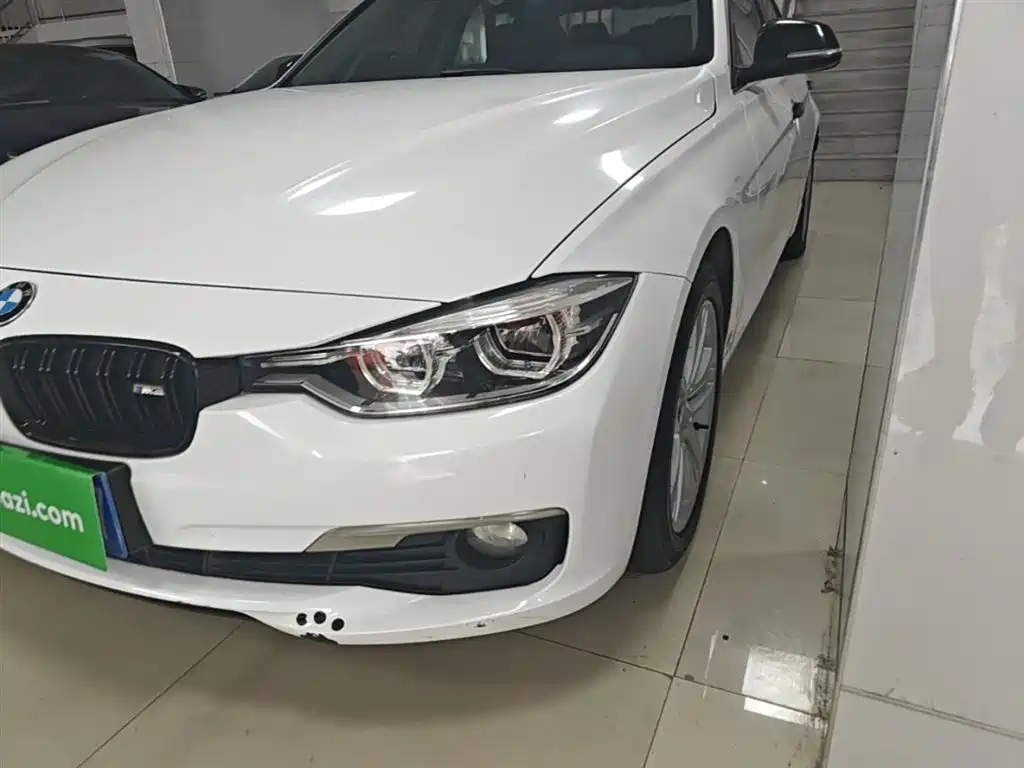 BMW 3 Series 2017 — фото 24