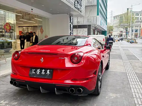 Ferrari California T 2015