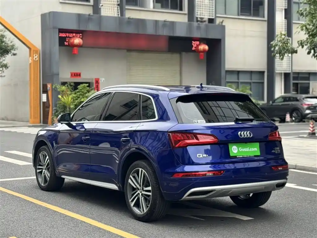 Audi Q5L 2020 — фото 13