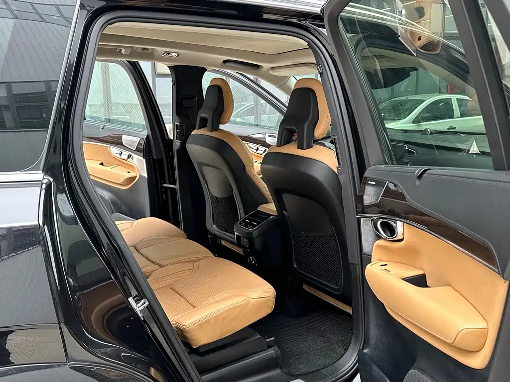 Volvo XC90 2015 — фото 18