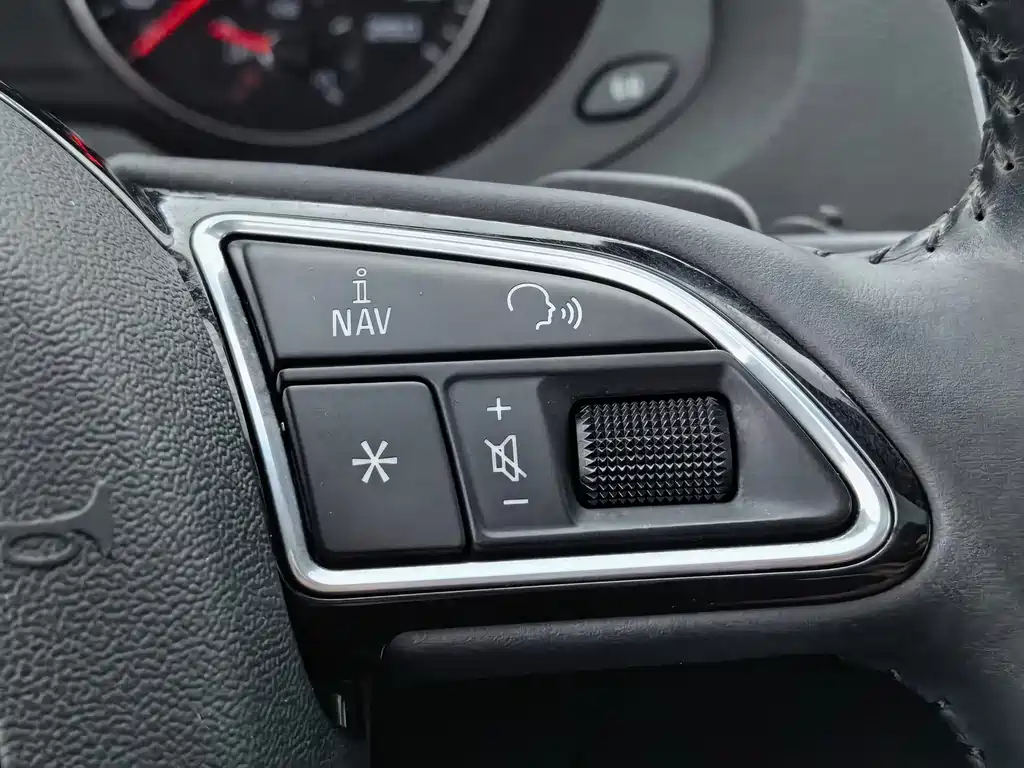 Audi Q3 2017 — фото 18