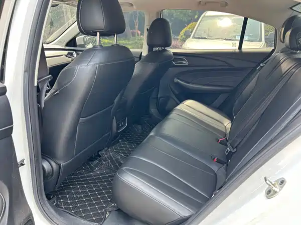 Roewe i5 2019