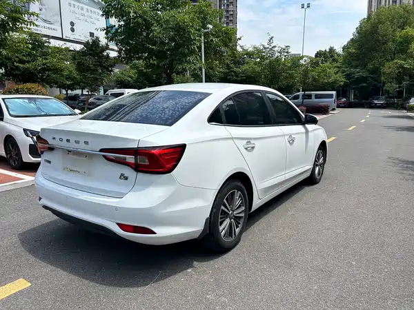 Roewe i5 2019