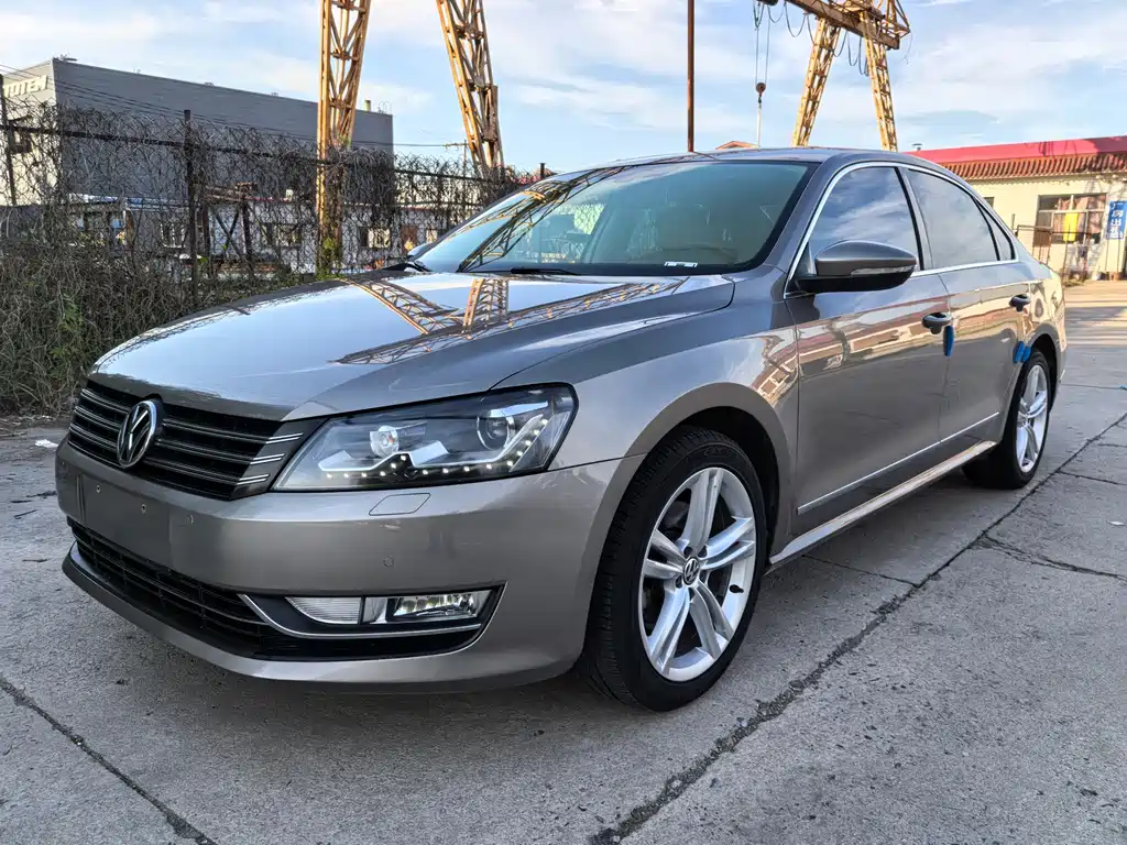Volkswagen Passat 2015 — фото 1