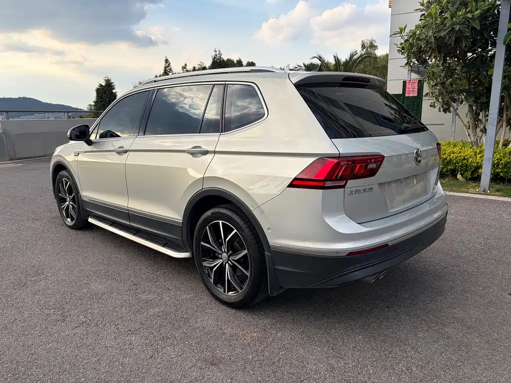 Volkswagen Tiguan L 2020 — фото 6