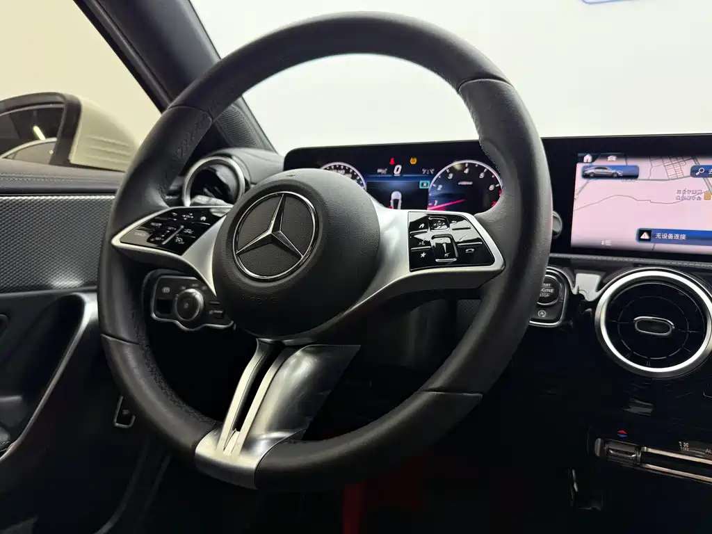 Mercedes-Benz A-Class 2023 — фото 16