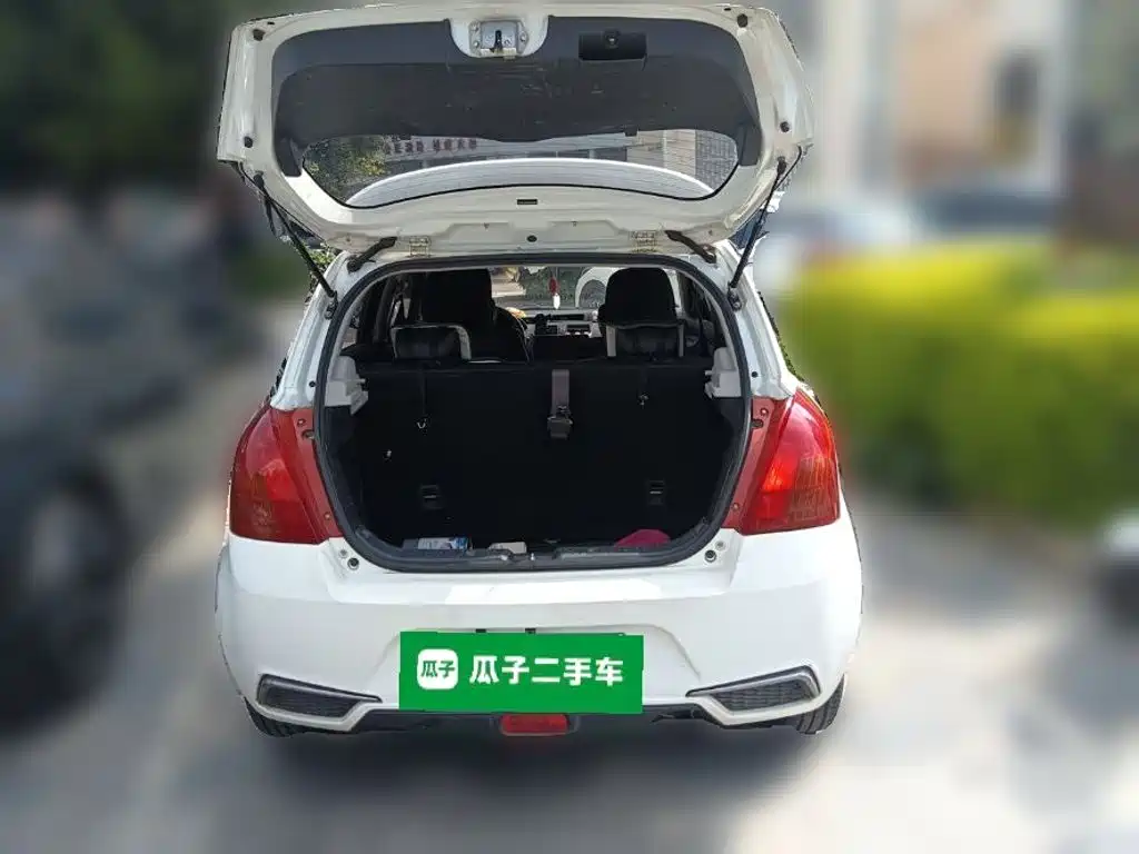 Suzuki Swift 2016 — фото 10