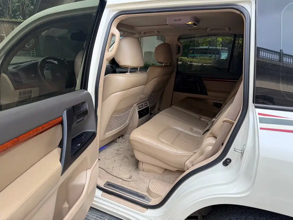Toyota Land Cruiser 2015 — фото 8