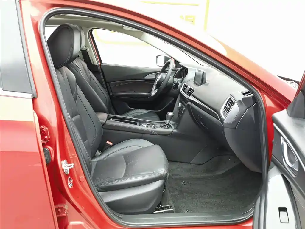 Mazda 3 Axela 2019 — фото 23