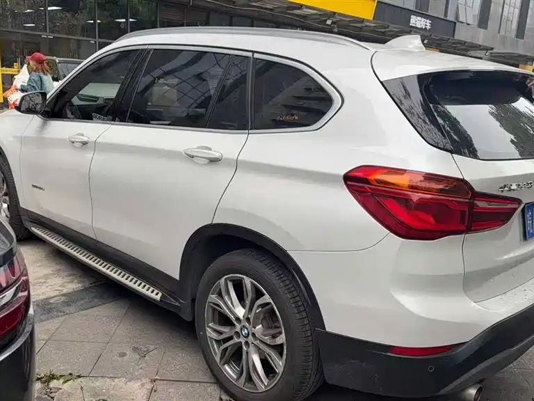 BMW X1 2017 — фото 4