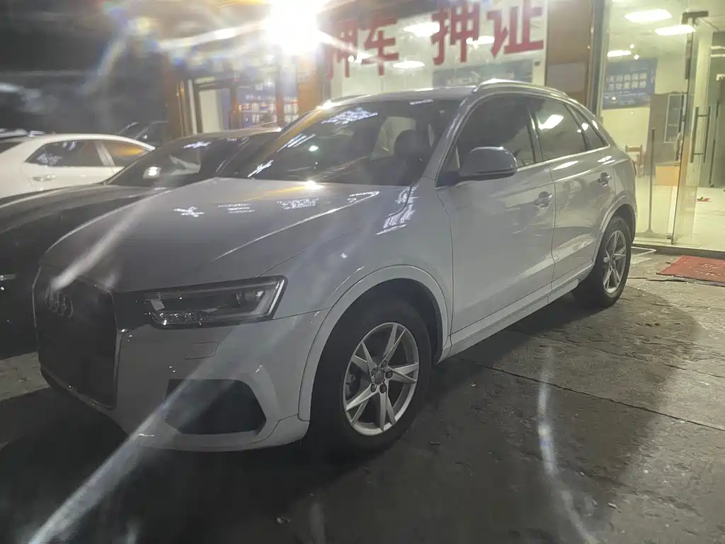 Audi Q3 2017 — фото 1