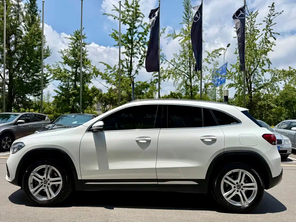 Mercedes-Benz GLA 2023 — фото 8