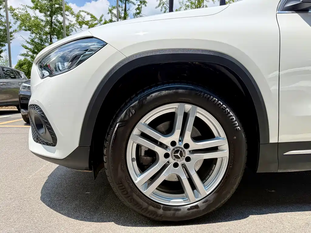 Mercedes-Benz GLA 2023 — фото 13