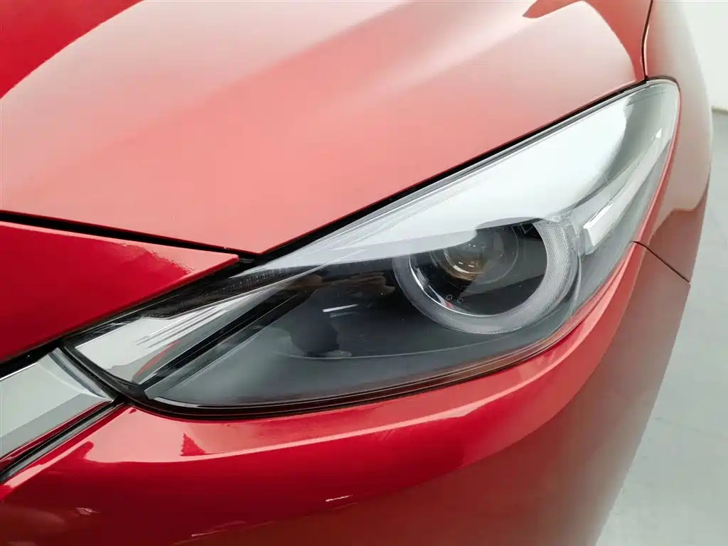 Mazda 3 Axela 2019 — фото 7