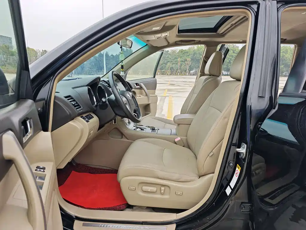 Toyota Highlander 2010 — фото 12
