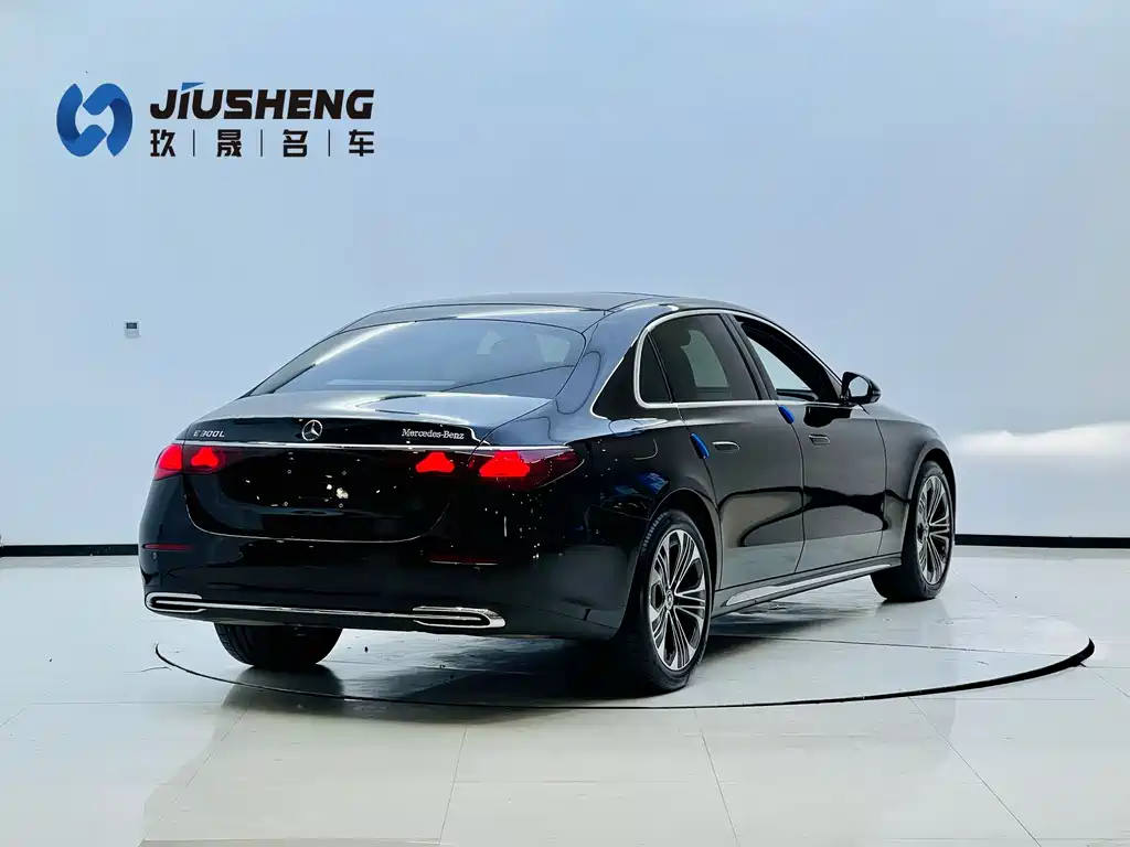 Mercedes-Benz E-Class 2024