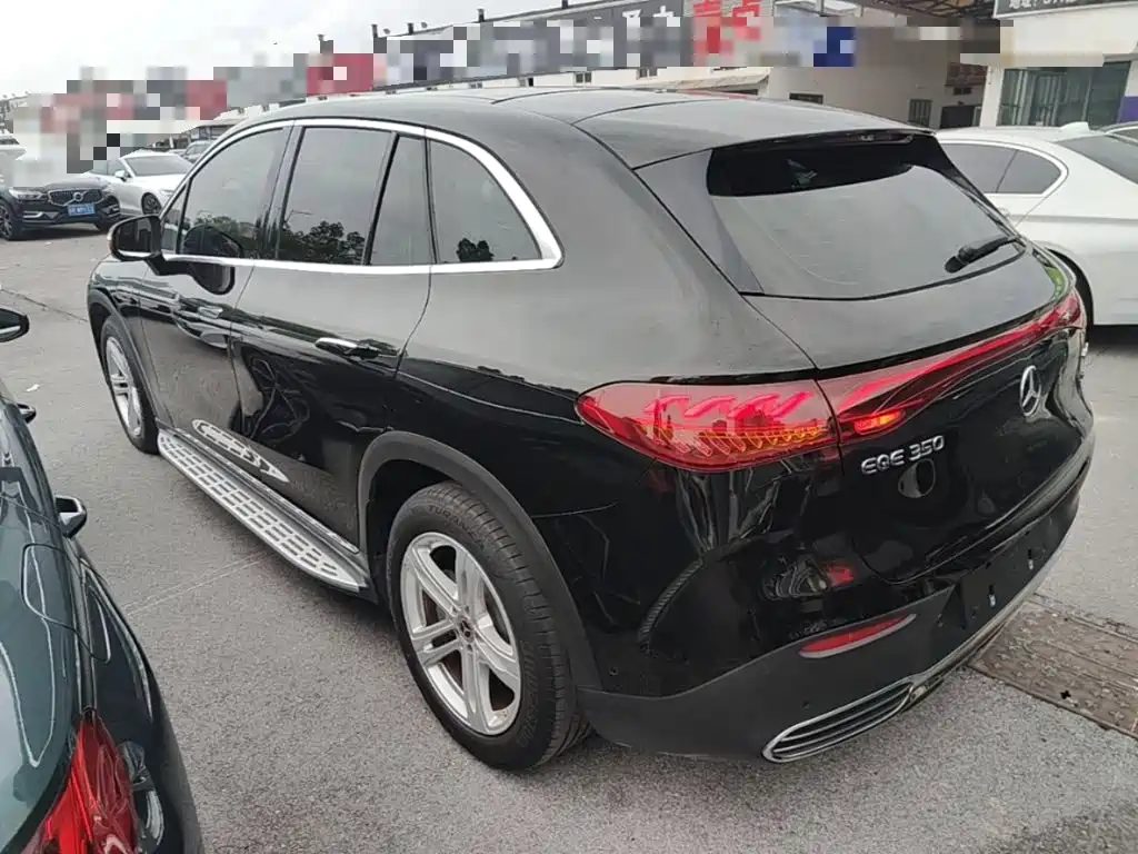 Mercedes-Benz EQE SUV 2025