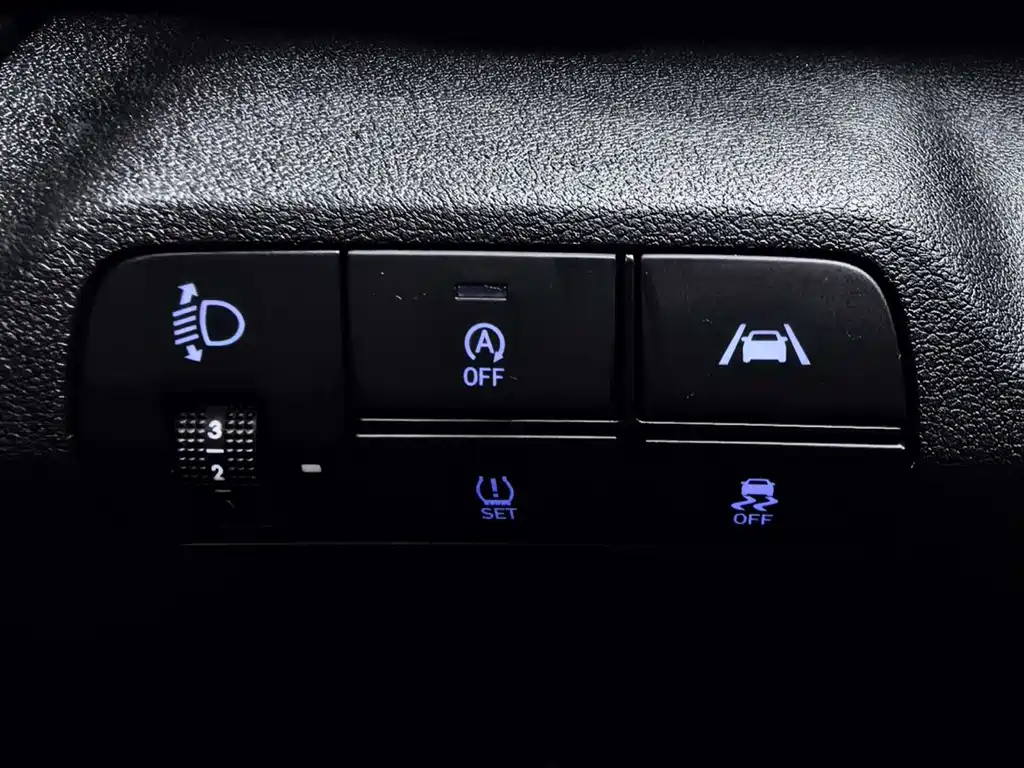 Hyundai Elantra 2022 — фото 10