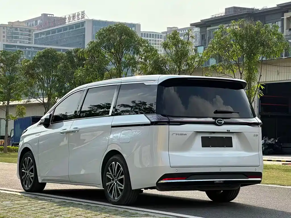 GAC Motor E8 PHEV 2025 — фото 7