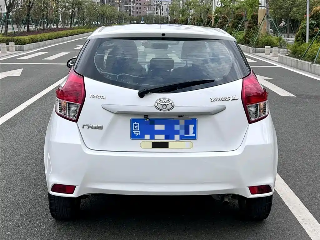 Toyota Yaris L 2016 — фото 9