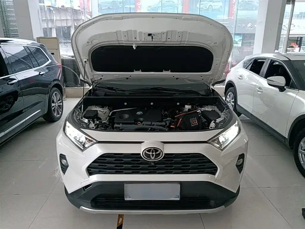 Toyota RAV4 2021 — фото 20