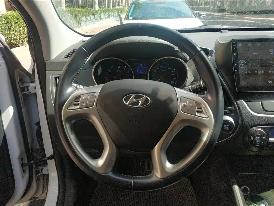 Hyundai ix35 2015 — фото 15