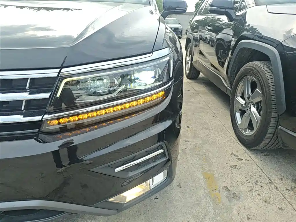 Volkswagen Tiguan L 2020 — фото 24