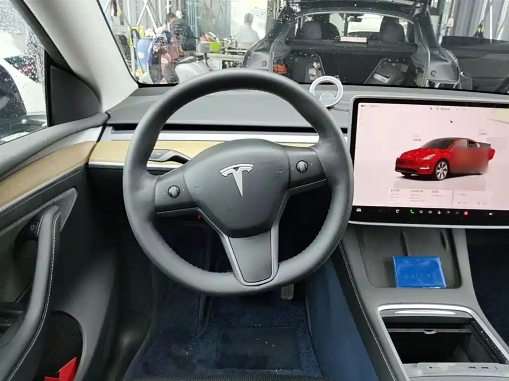Tesla Model Y 2023 — фото 11