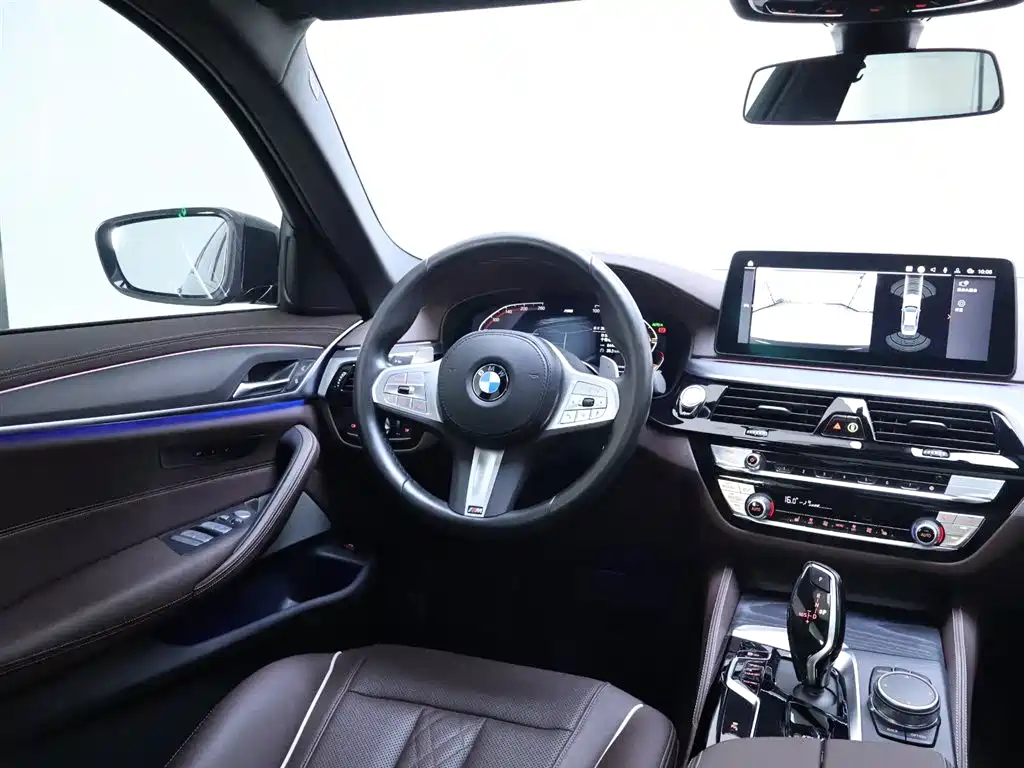 BMW 5 Series 2024 — фото 14