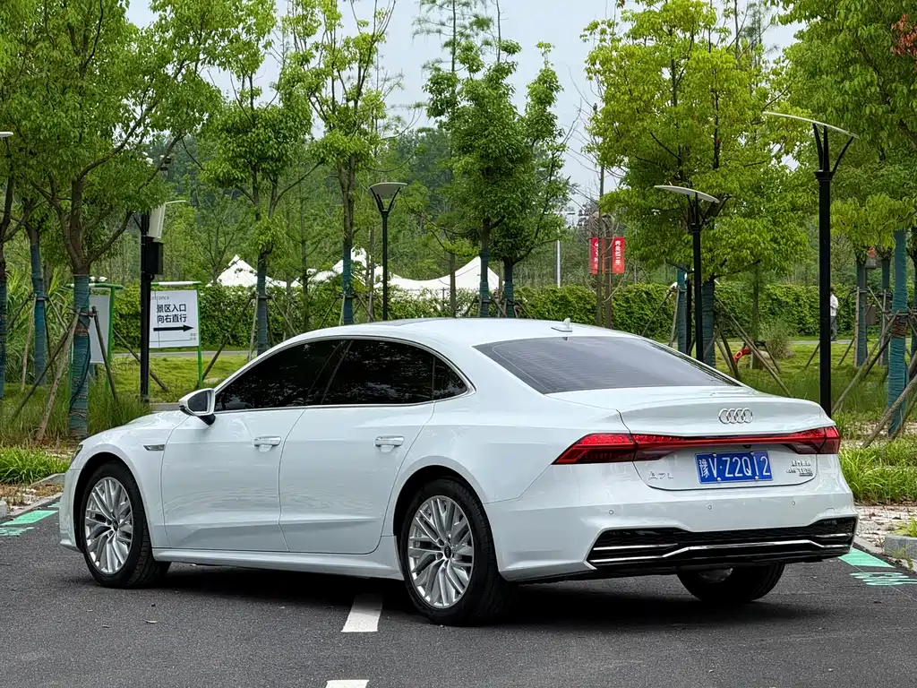 Audi A7L 2023 — фото 10