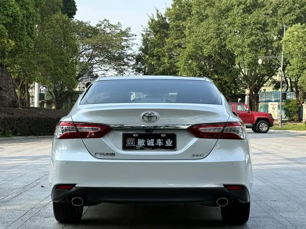 Toyota Camry 2020 — фото 5