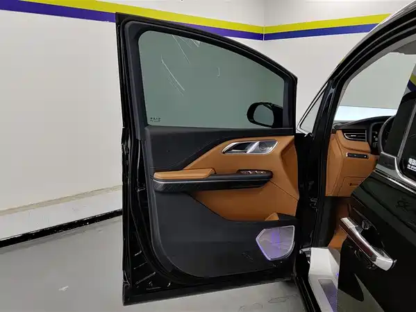 Hongqi HQ9 PHEV 2024