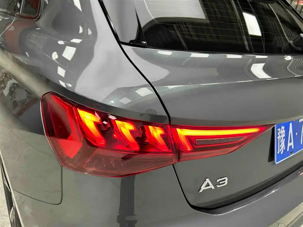 Audi A3 2023 — фото 19