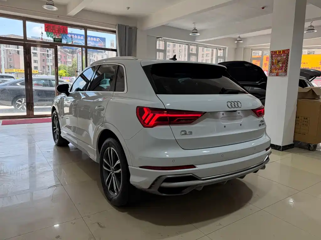 Audi Q3 2023 — фото 4