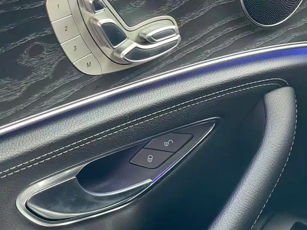 Mercedes-Benz E-Class 2020 — фото 6