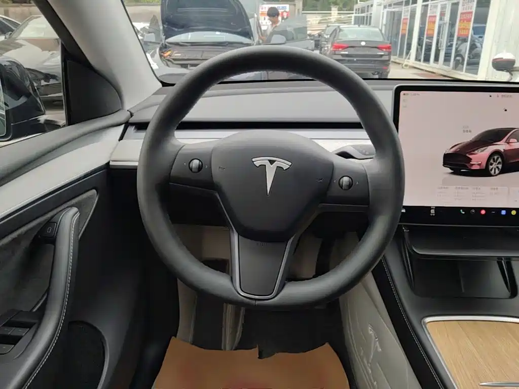Tesla Model Y 2023 — фото 11