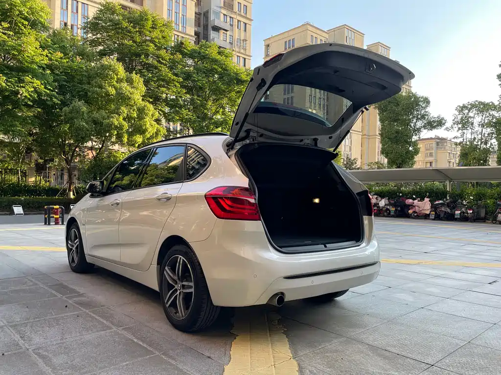 BMW 2 Series Active Tourer 2018 — фото 9