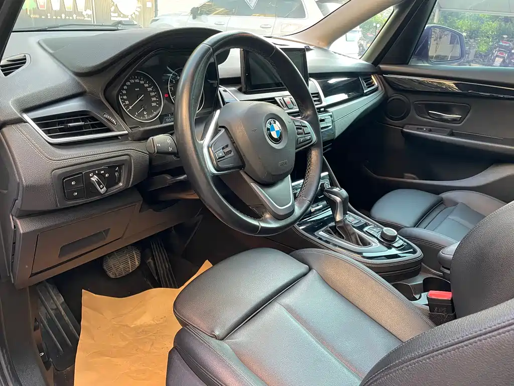 BMW 2 Series Active Tourer 2018 — фото 15