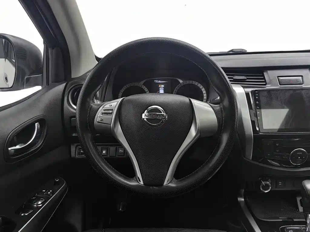 Nissan Terra 2018 — фото 11