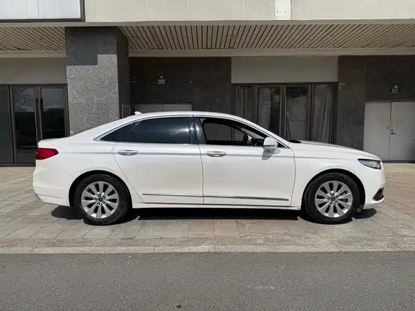 Ford Taurus 2017