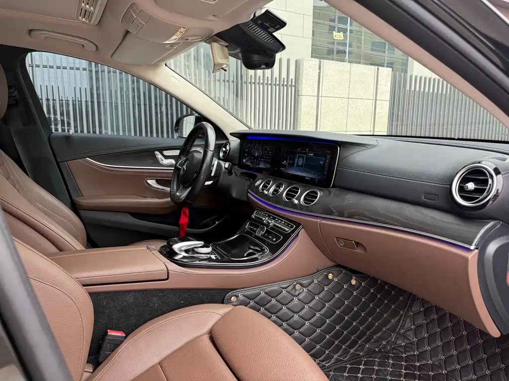 Mercedes-Benz E-Class 2017 — фото 12
