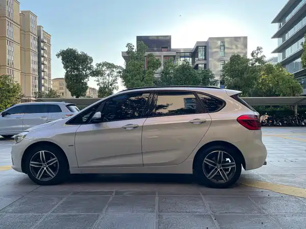 BMW 2 Series Station Wagon 2016