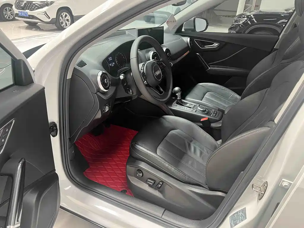 Audi Q2L 2022