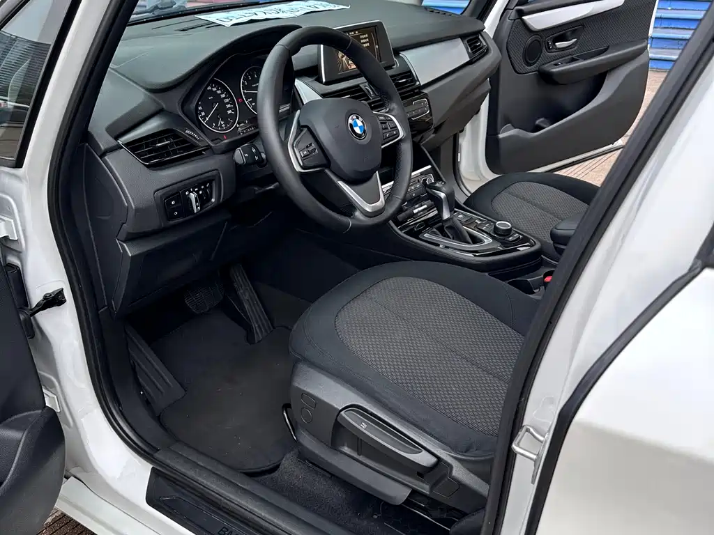 BMW 2 Series Active Tourer 2016 — фото 14