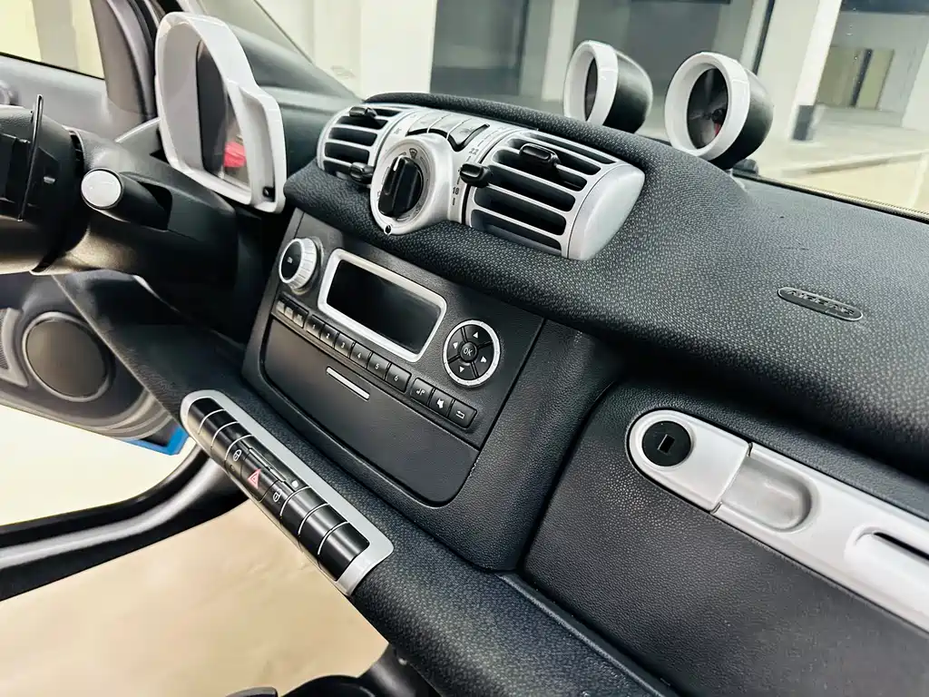 smart Fortwo 2013 — фото 23