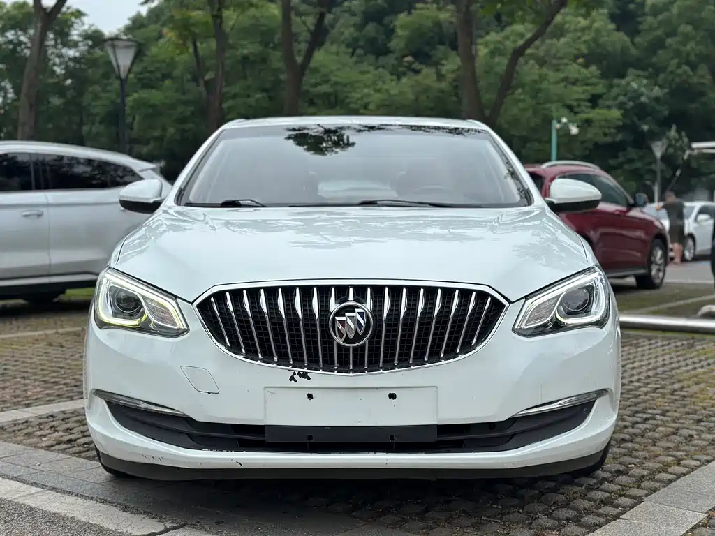 Buick Excelle 2016 — фото 2