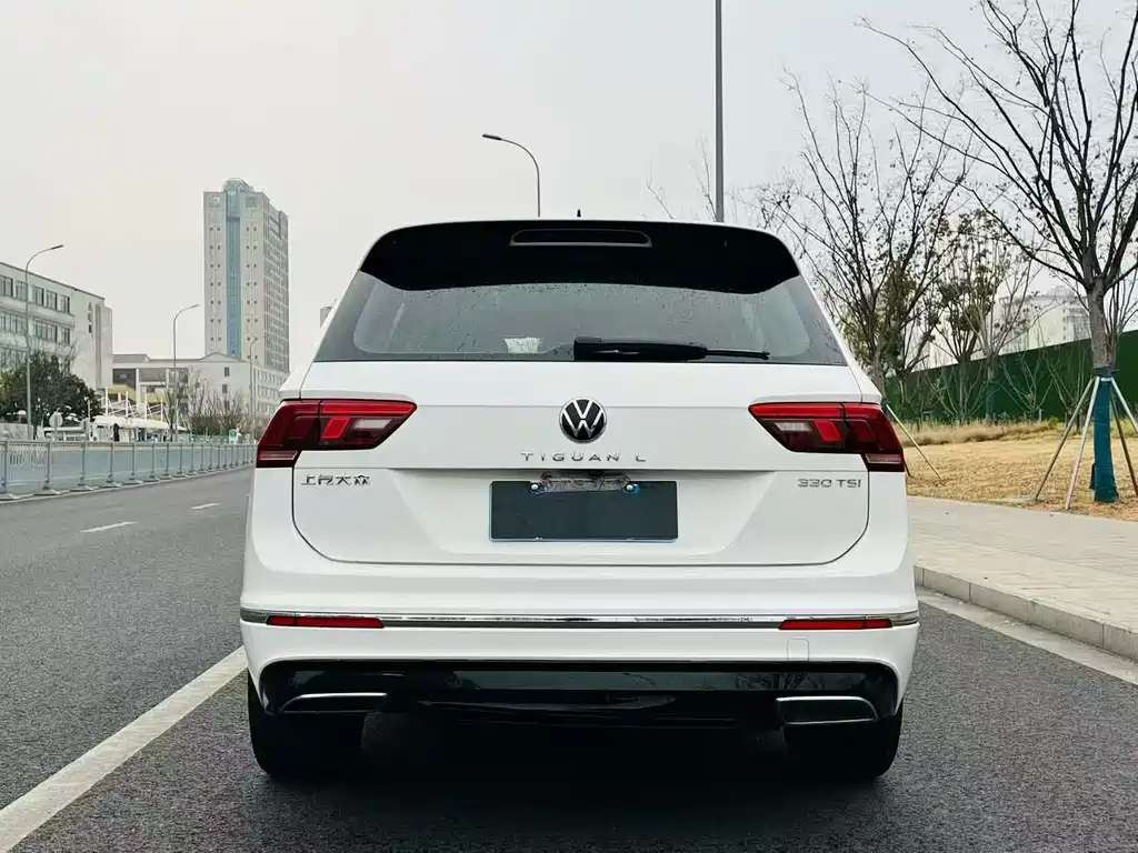 Volkswagen Tiguan L 2021 — фото 8